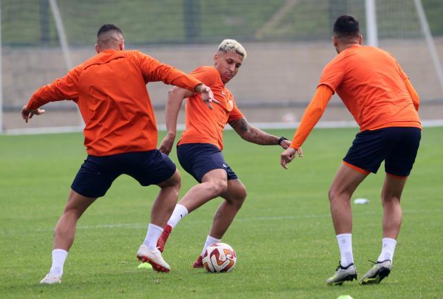 Kaiyun开云官方网站中国登录-求人之前先靠已！崔康熙统一思想：保二望一不留力！